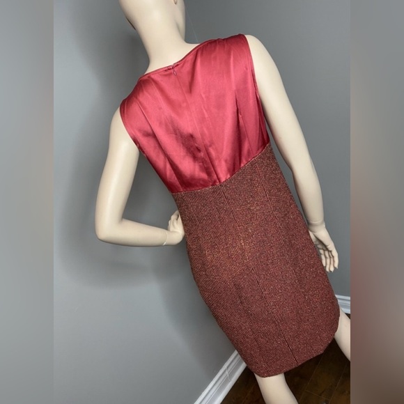 St John Sleeveless  Cranberry V Neck Cocktail - Picture 4 of 4